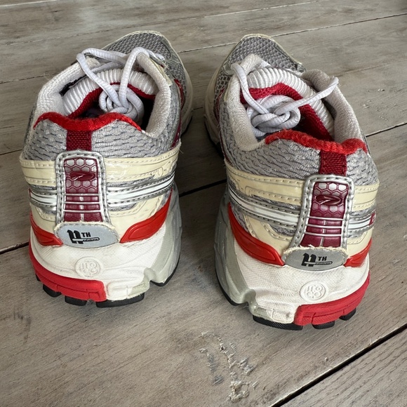 Brooks Adrenaline GTS 11th Edition Running Shoes Red Silver Women 8.5 M Athletic - Picture 3 of 10